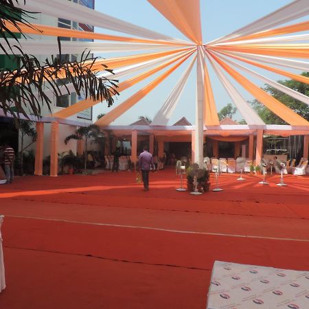 Om Leisure Hotel - Bbsr Bhubaneswar Exterior foto