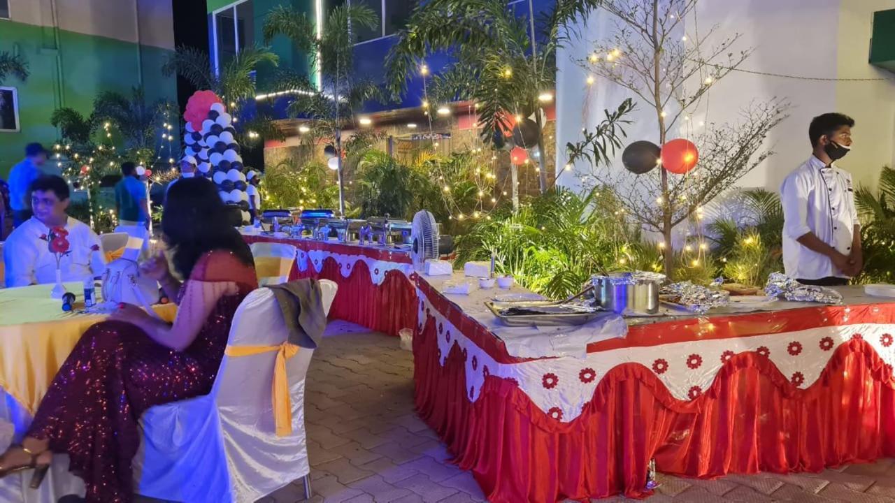 Om Leisure Hotel - Bbsr Bhubaneswar Exterior foto
